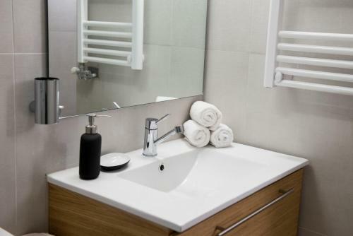 Piraeus Seaview Elegant Apartments