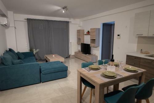 Modern Spacious Apartment Located In Piraeus (b8)