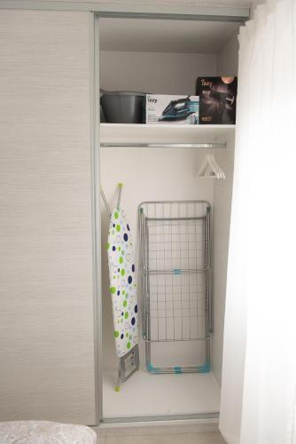 Modern Spacious Apartment Located In Piraeus (b8)
