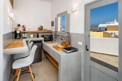 Astivi Santorini Apartments