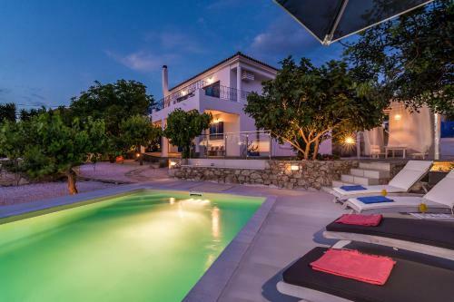 Villa Myrina With Sea View