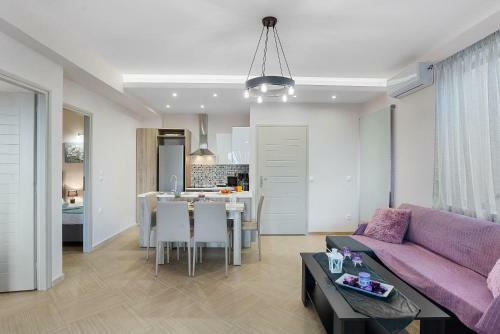 Nikos Dimitra Luxury Home