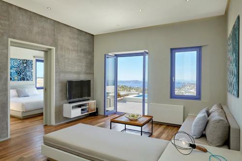 Villa Santorini Sky, Luxury Resort