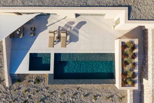 Villa Santorini Sky, Luxury Resort