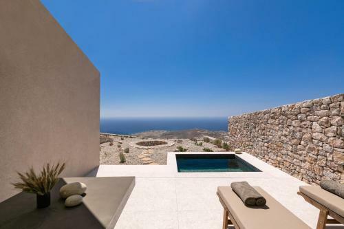 Villa Santorini Sky, Luxury Resort