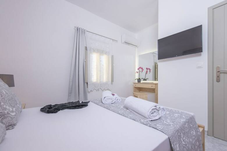 Villa Santorini 180 Degrees