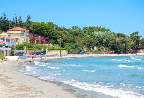 Dora's Tsilivi Beach House A