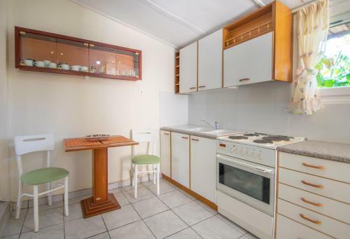 Dora's Tsilivi Beach House A