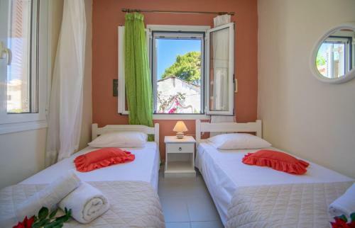 Dora's Tsilivi Beach House A