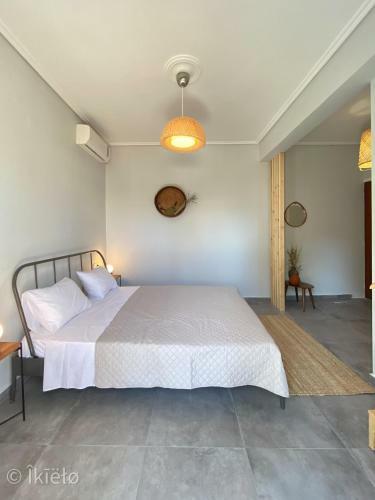 Hostal Theros Lux Apts.
