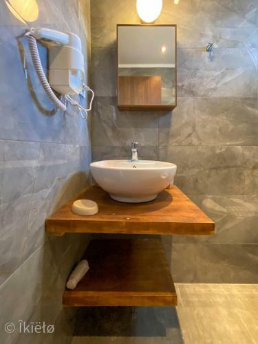 Hostal Theros Lux Apts.