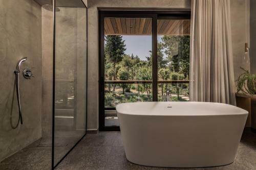 Sentiero Iconic Villa, A Serene Retreat