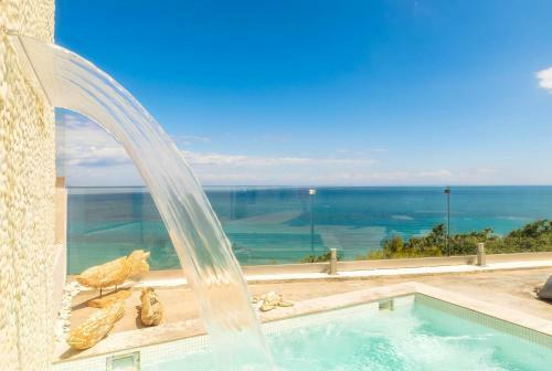Luxury Villa Cavo Mare Meltemi With Private Pool & Jacuzzi
