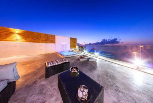 Luxury Villa Cavo Mare Meltemi With Private Pool & Jacuzzi