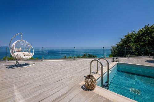 Luxury Villa Cavo Mare Meltemi With Private Pool & Jacuzzi