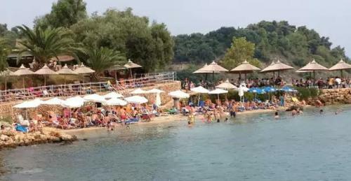Sea View Luxury Apartment Plataria