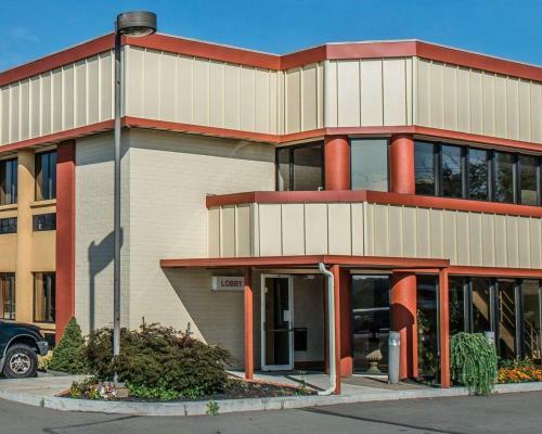 Hotel Wexford Inn & Suites