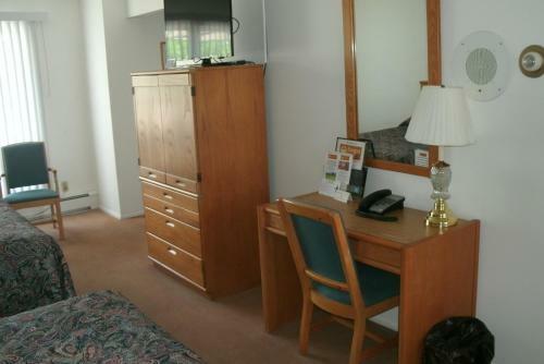 Hotel Budget Host Inn