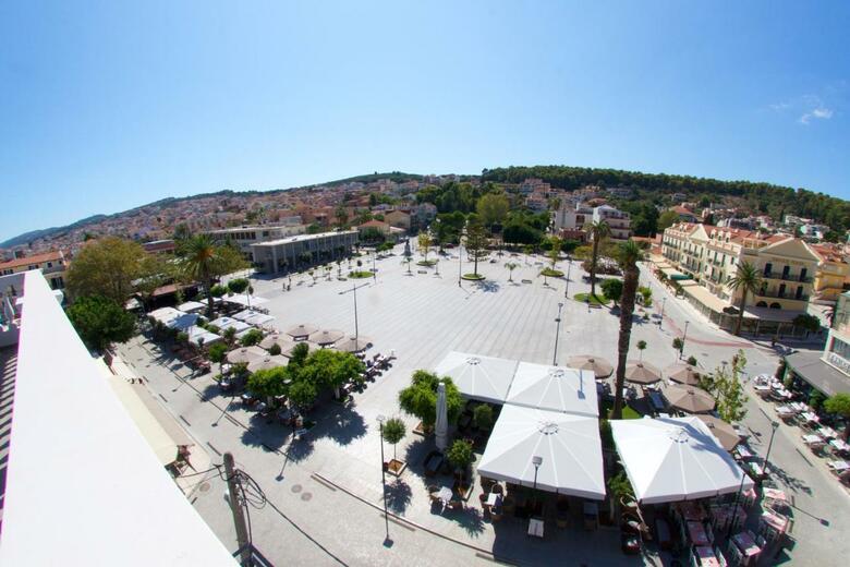Aenos Hotel