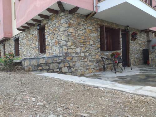 Geomelia Guest House & Studio