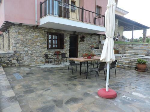 Geomelia Guest House & Studio