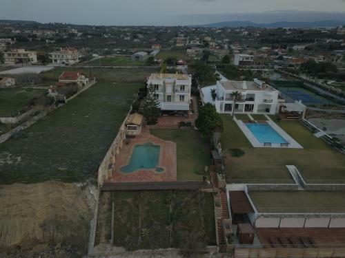 Luxurious Villa By The Sea