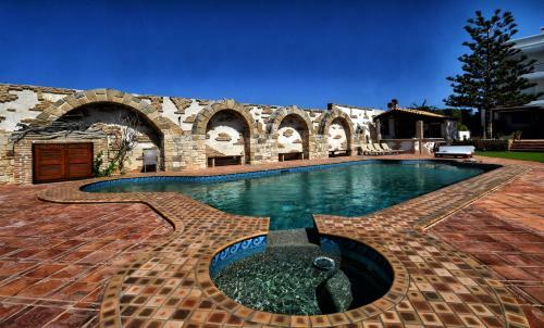 Luxurious Villa By The Sea