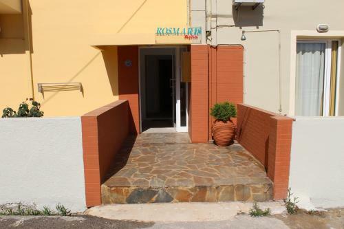 Rosmaris Apartments