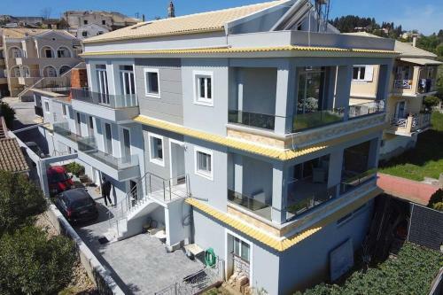 Potamos Deluxe Apartment