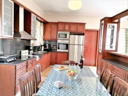 Villa Aeolus With Private Overflow, Endless, Heated Pool