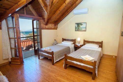 Fernanda's Traditional 2 Floor House