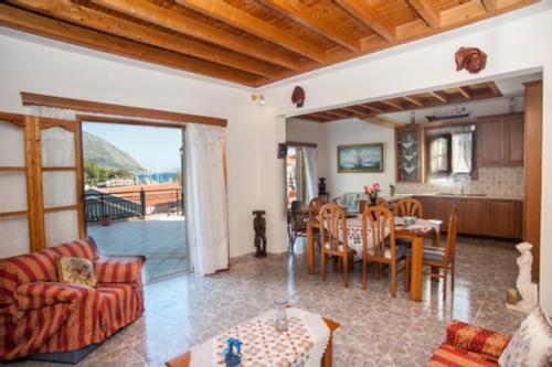 Fernanda's Traditional 2 Floor House