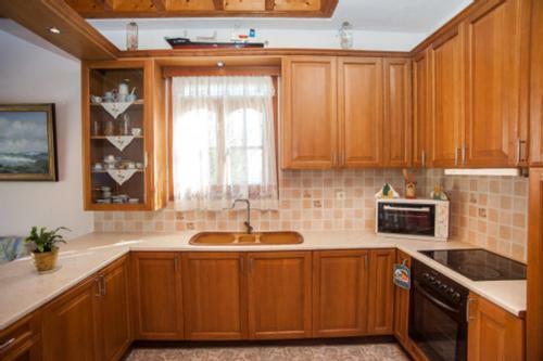 Fernanda's Traditional 2 Floor House