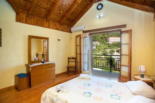 Fernanda's Traditional 2 Floor House