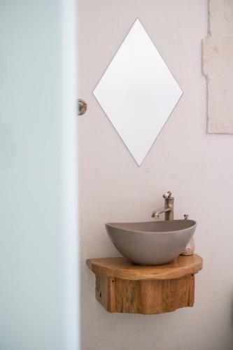Cozy Secret Home With Jetted Tub