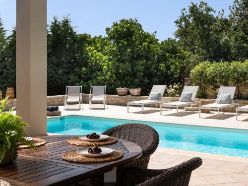 Villa Levantes Home, Design & Style Retreat!