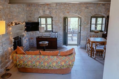 Modern 2bdr Stone Tower, Majestic View In Mani