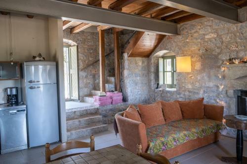 Modern 2bdr Stone Tower, Majestic View In Mani