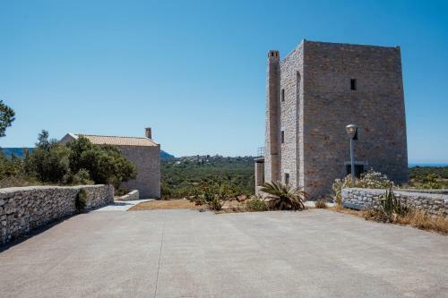 Modern 2bdr Stone Tower, Majestic View In Mani