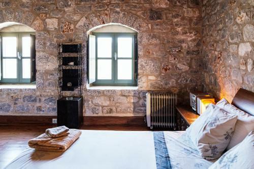 Modern 2bdr Stone Tower, Majestic View In Mani