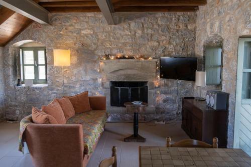 Modern 2bdr Stone Tower, Majestic View In Mani