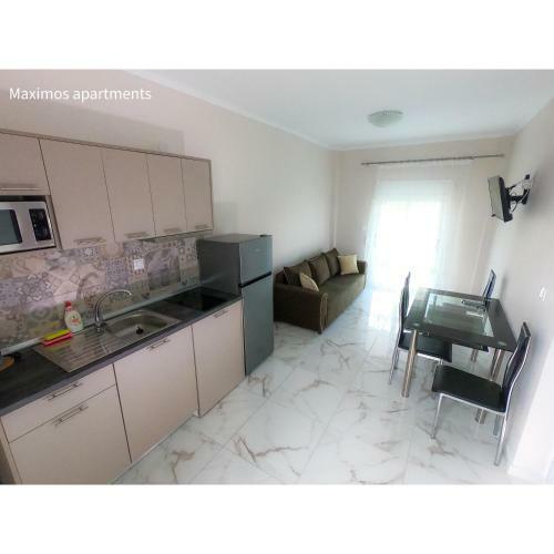 Maximus Polychrono Apartments