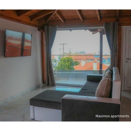 Maximus Polychrono Apartments