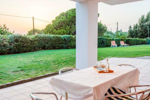 Apartamento Ancient Olympia Secluded Haven, Mangata Home