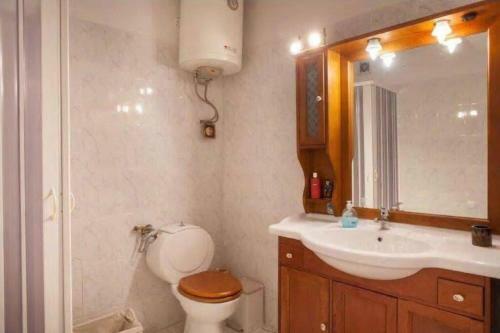 Exotic Apartment 1 Min From Marikes Beach