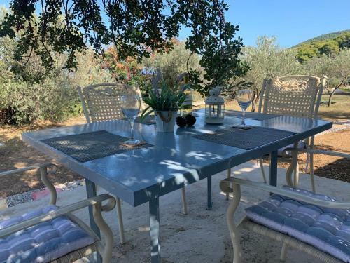 Olive Hill Private House