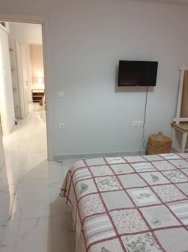 Eytyhias Yard Apartments In Poros