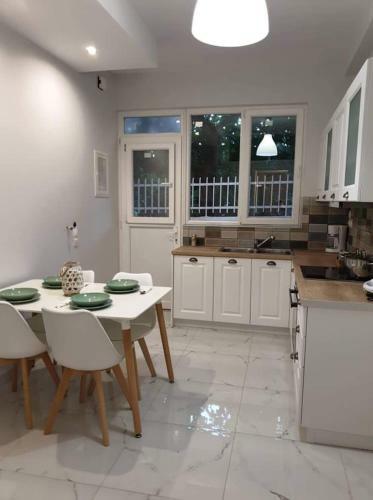 Eytyhias Yard Apartments In Poros