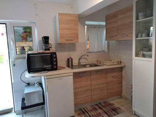 Central Town Studio On Poros