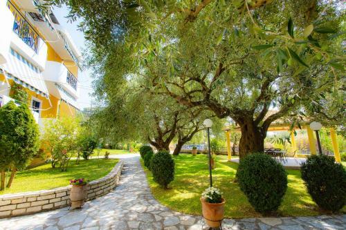 Hostal Eleonas Apartments